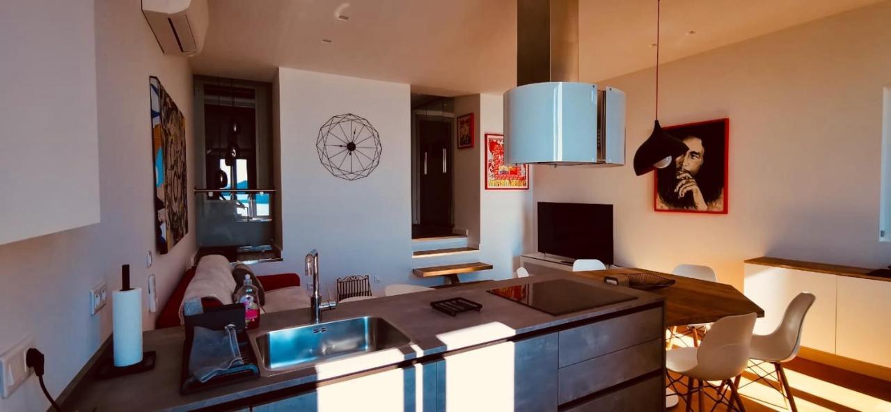 Magnifique Duplex Vue Mer Menton Luaran gambar
